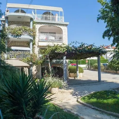 Apartment In With Terrace, Air Condition, Wifi, Washing Machine