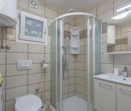 In With Terrace, Air Condition, Wifi, Washing Machine